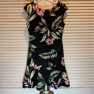 Vince Camuto • Floral Dress